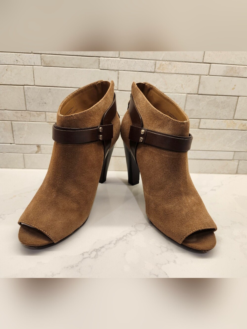Vince Camuto Signature Peep Toe Ankle Boots Size 8.5M